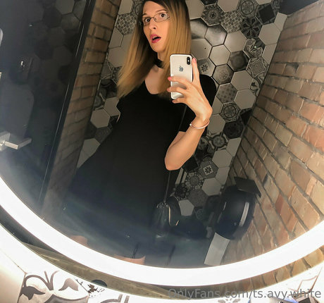 Tsavywhite