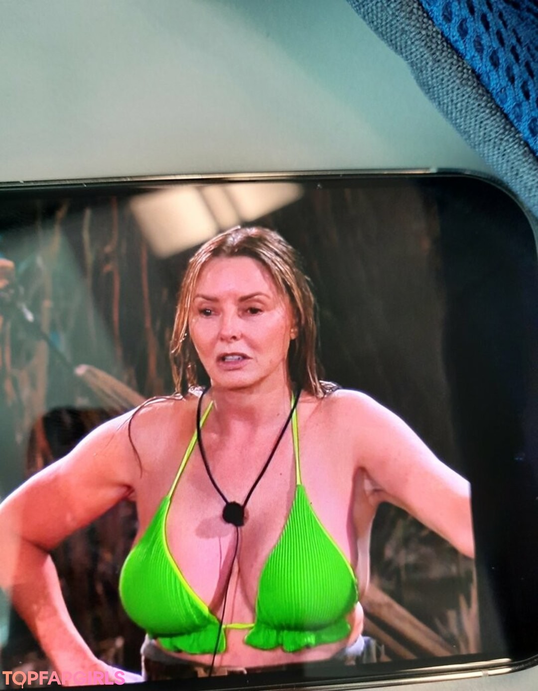 Nahá fotka uniklých OnlyFans od Carol Vorderman #1035