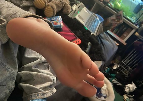 Foto nua vazada do OnlyFans de Feetiecutieee