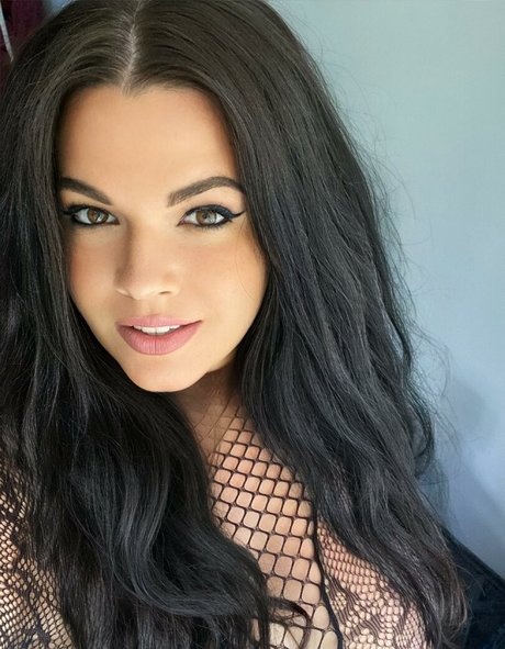 Naakte gelekte OnlyFans-foto van Jasmine
