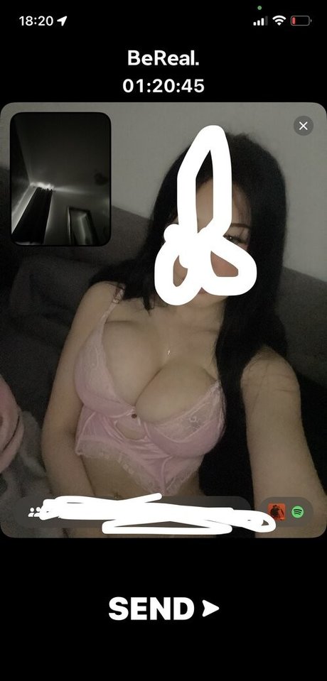 Nahá fotka uniklých OnlyFans od Layla Dream