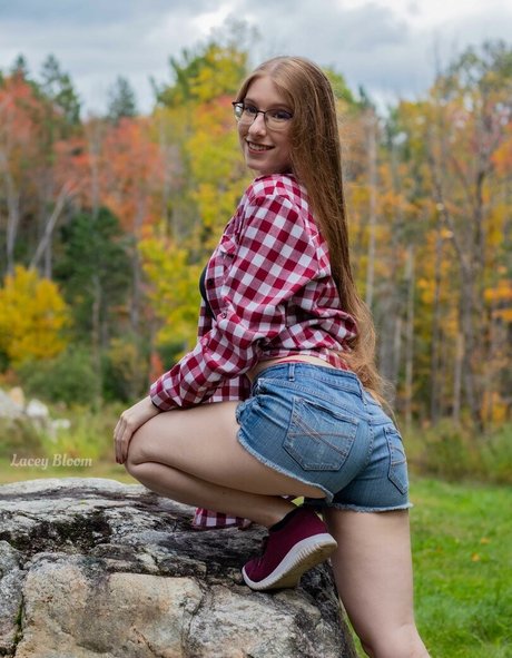 Lacey Bloom