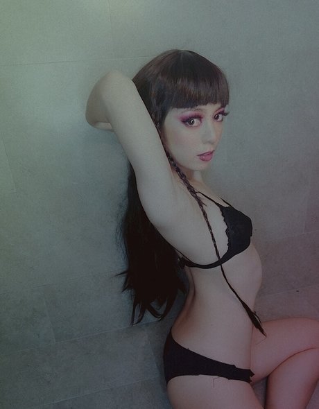Alaston vuotanut OnlyFans-kuva Maiscnhyo