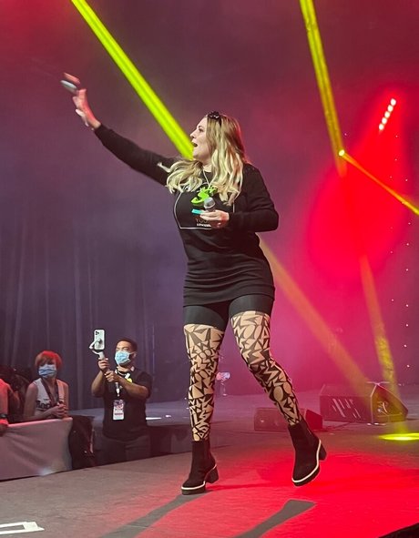 Naken läckt OnlyFans-bild av Demondice Karen