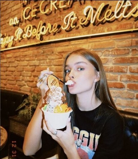 Anna Zak