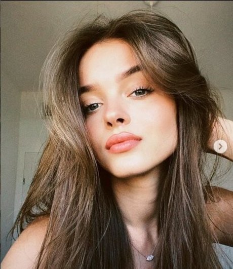 Anna Zak