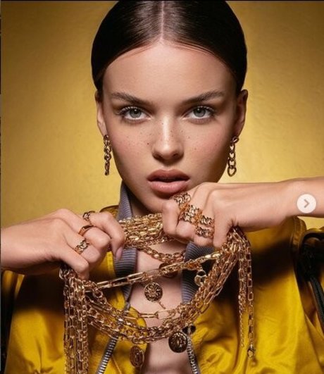 Anna Zak