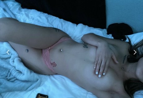 Nacktes geleaktes OnlyFans-Foto von Ilov3nikki