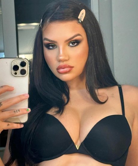 Nahá fotka uniklých OnlyFans od Vivi Wanderley