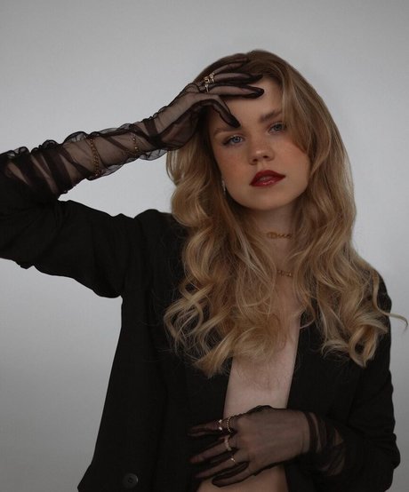 Nahá fotka uniklých OnlyFans od Lea Pietsch