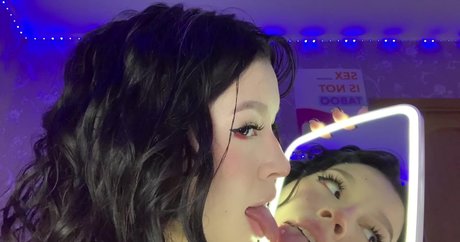 Lezzy Bunny Asmr