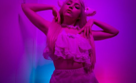 Naken lekkede OnlyFans-bilde av Olyashaa