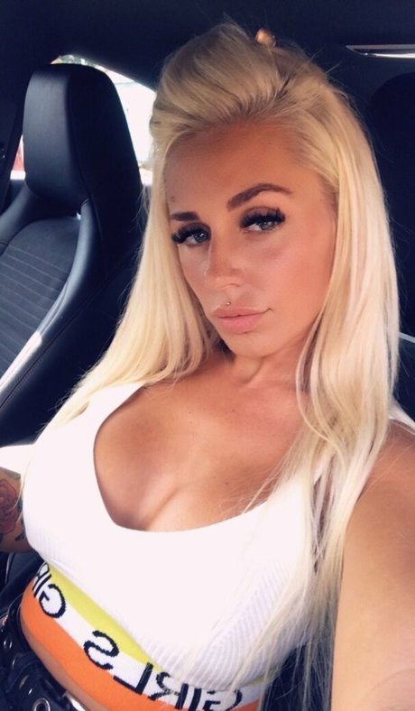Hotwifey
