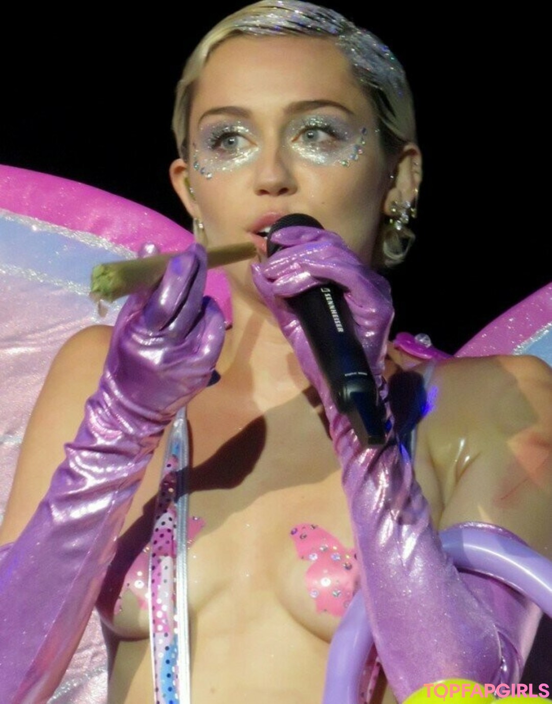 Foto di nudo di fuga di OnlyFans di Miley Cyrus #1305