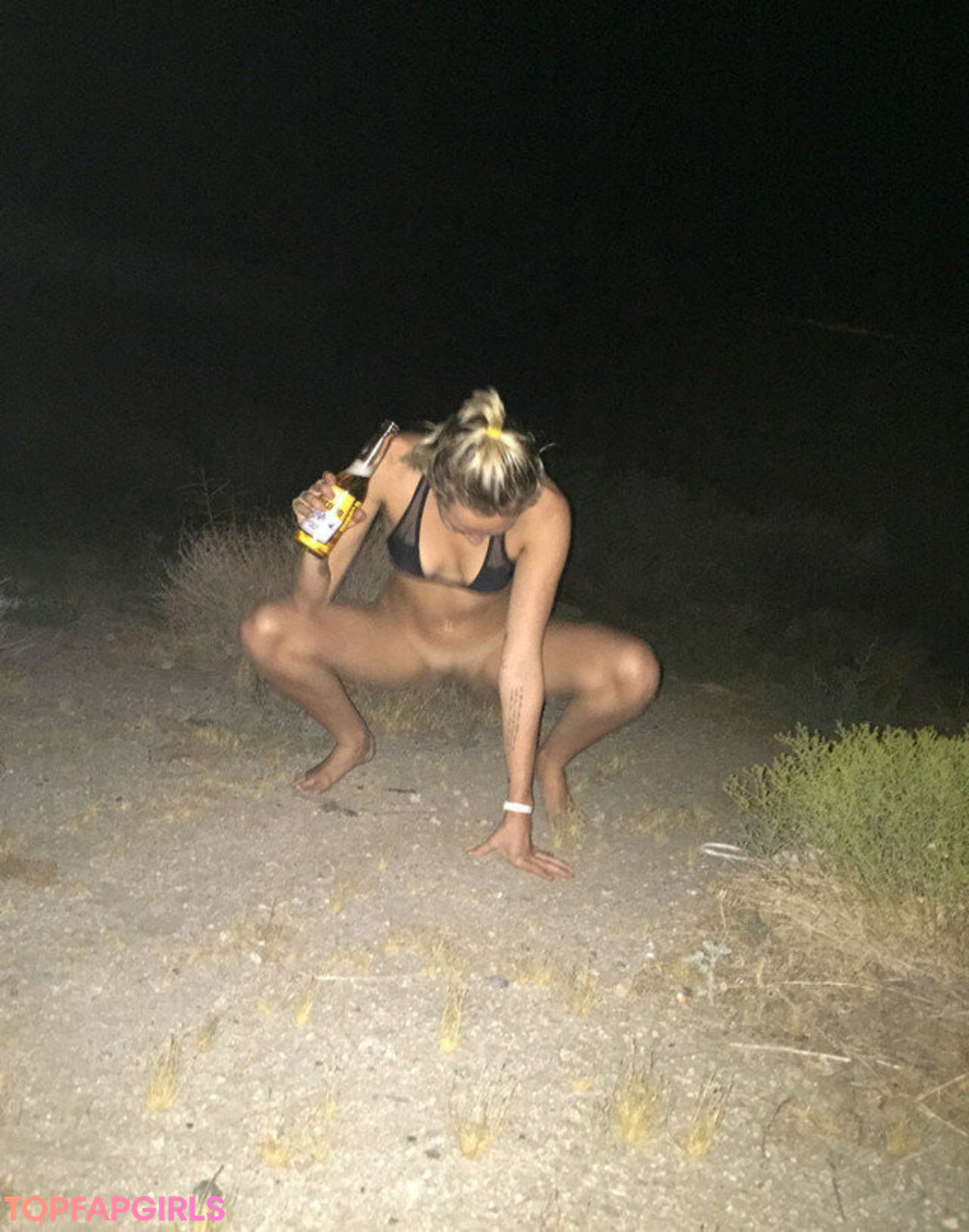 Nahá fotka uniklých OnlyFans od Miley Cyrus #1985