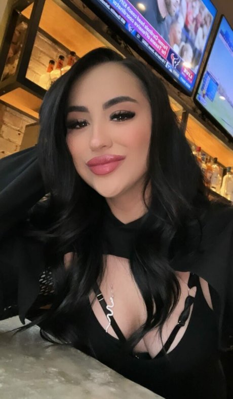 Nahá fotka uniklých OnlyFans od Yourfutureexwifey