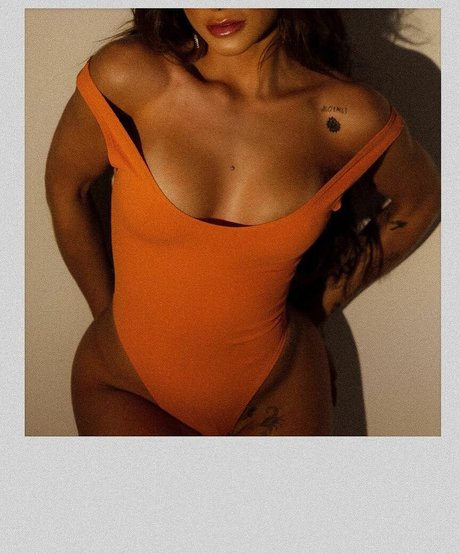 Naken lekkede OnlyFans-bilde av Nathalia Valente