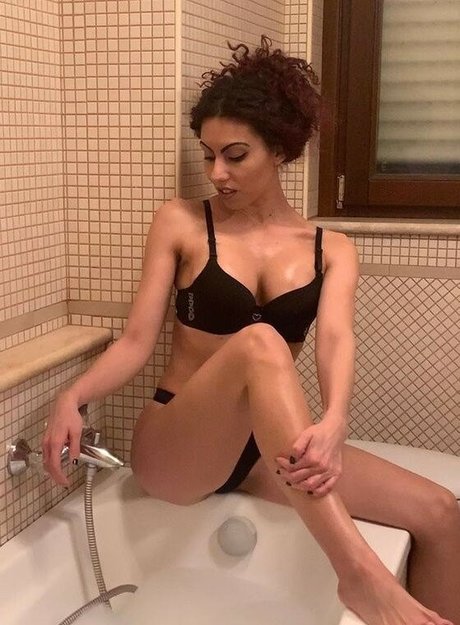 Nahá fotka uniklých OnlyFans od Sara Quattrociocche