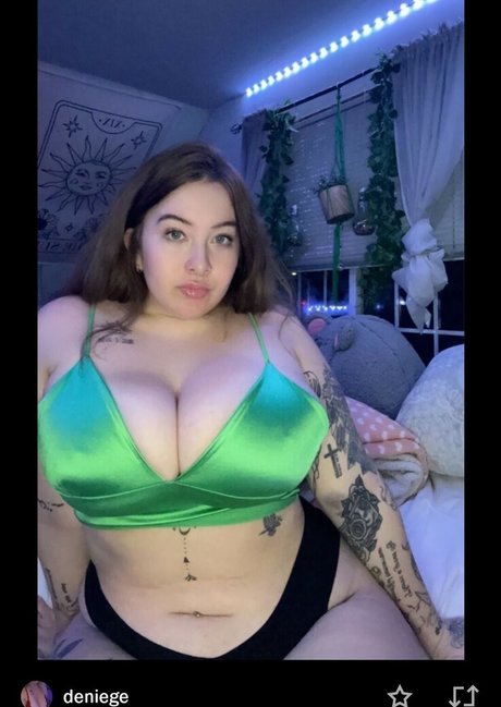 Nahá fotka uniklých OnlyFans od Xdennnii