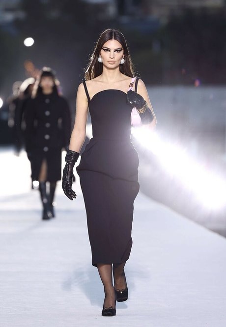 Emily Ratajkowski