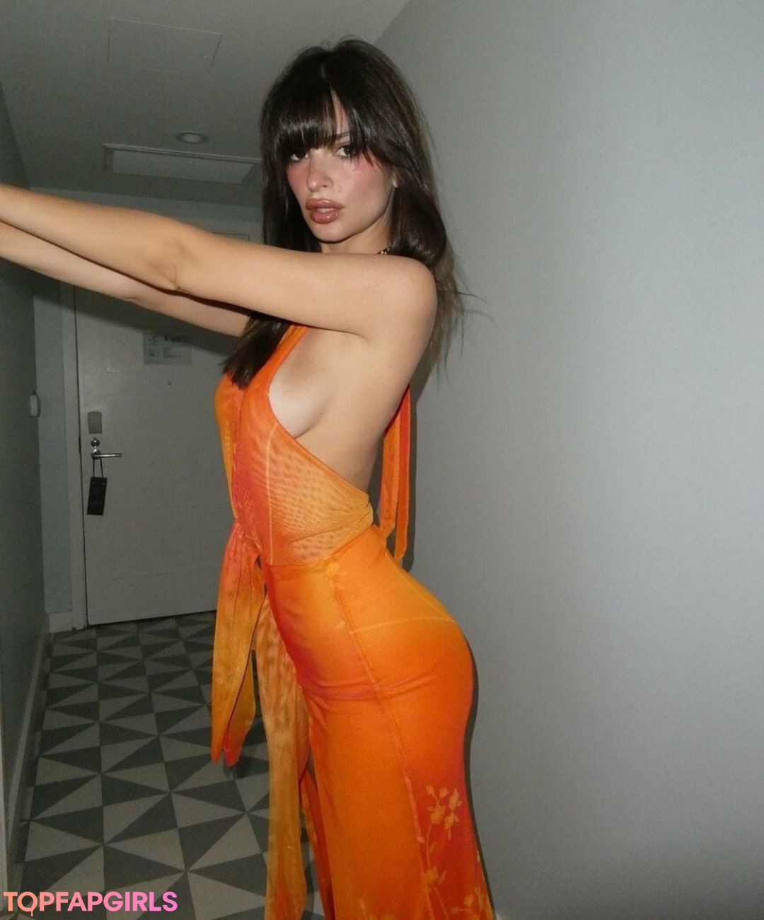 Nahá fotka uniklých OnlyFans od Emily Ratajkowski #1638