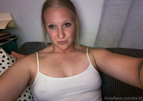 Nahá fotka uniklých OnlyFans od Itskt