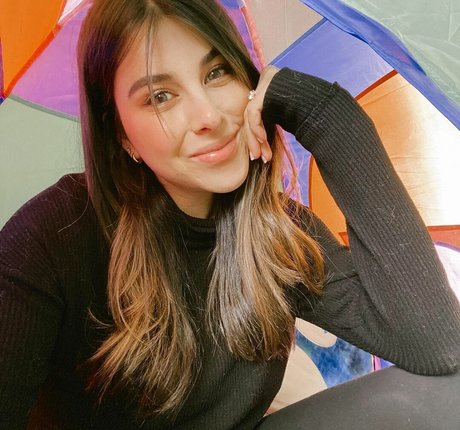 Daniella Monet
