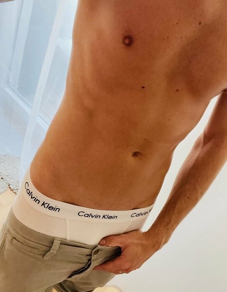 Обнаженная фотография утечки OnlyFans от Satinboystc