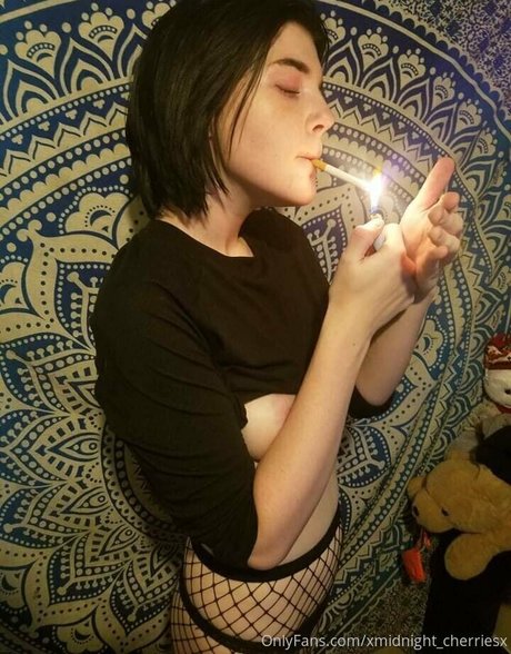 Xmidnightcherriesx