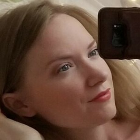 Nacktes geleaktes OnlyFans-Foto von Thesarahnova