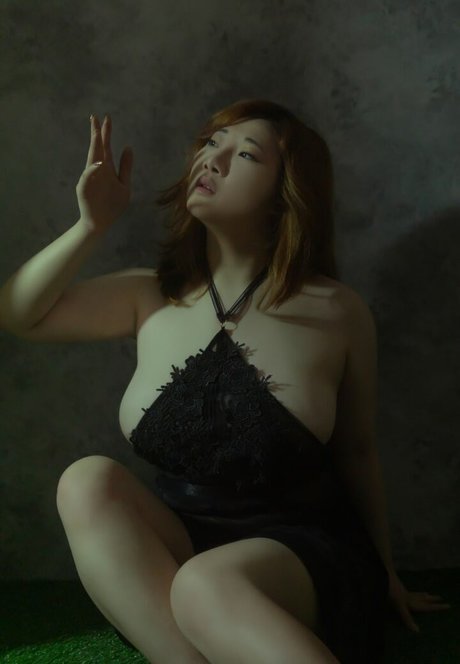 Naakte gelekte OnlyFans-foto van Ai Melody27