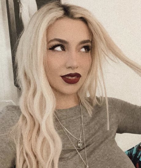Ava Max