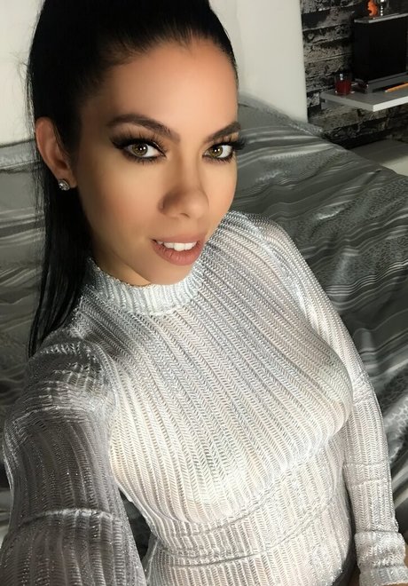Naakte gelekte OnlyFans-foto van Princess Lisa Jordan