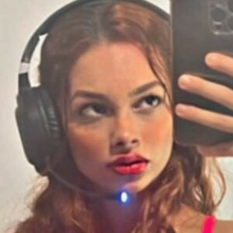 Nahá fotka uniklých OnlyFans od Lariza Goes