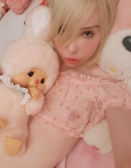 Naken läckt OnlyFans-bild av Sarina Valentina