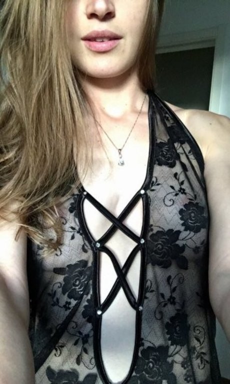 Nahá fotka uniklých OnlyFans od Sara Muller