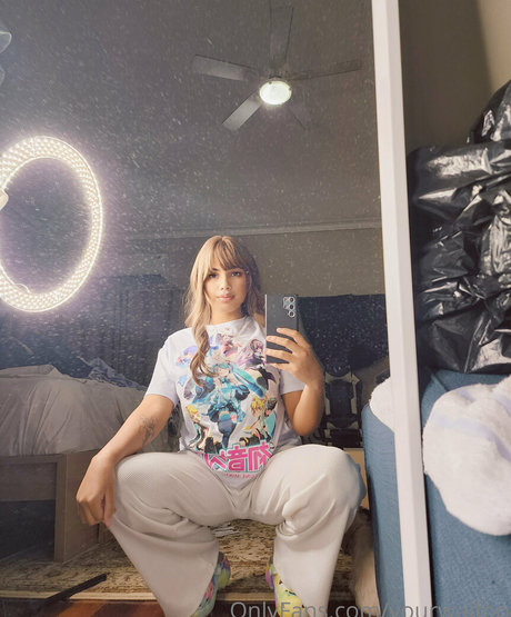 Nahá fotka uniklých OnlyFans od Yourwaifoo