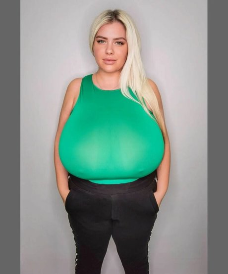 Nina Phoenix