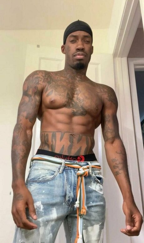 Foto desnuda filtrada de OnlyFans de Freepressure