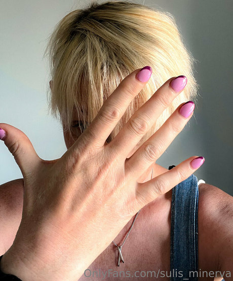 Nahá fotka uniklých OnlyFans od Sulisminerva