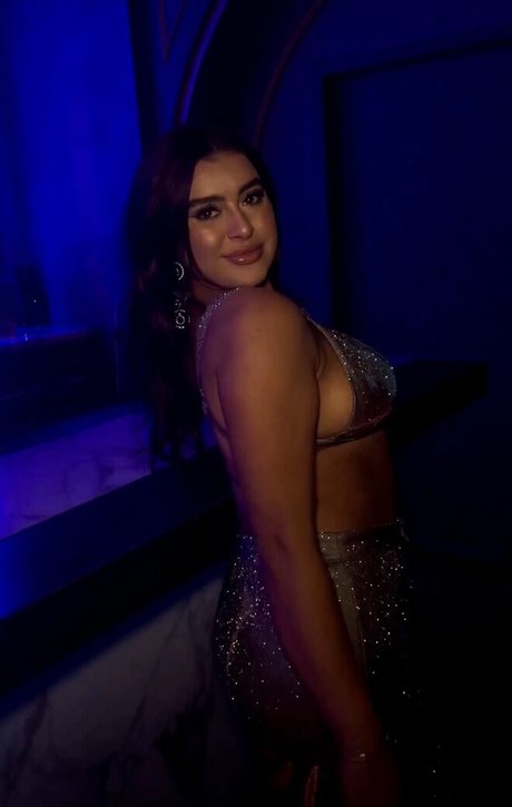 Naken lekkede OnlyFans-bilde av Kalani Hilliker