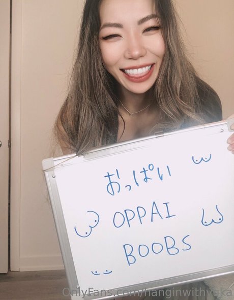 Naken läckt OnlyFans-bild av Hanginwithyuka4free