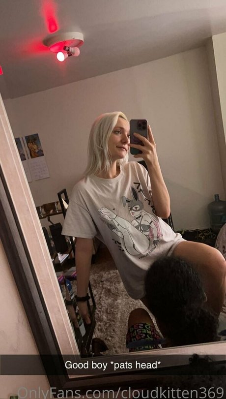 Alasti lekkinud OnlyFans-i pilt Cloudkitten369