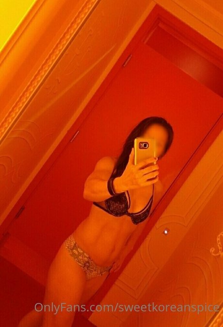 Naken lekkede OnlyFans-bilde av Sweetkoreanspice