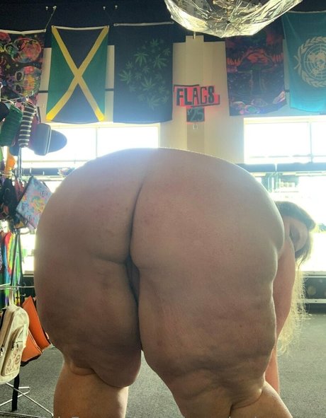 Ladykeepsherlegsopen  nude leaked OnlyFans photo