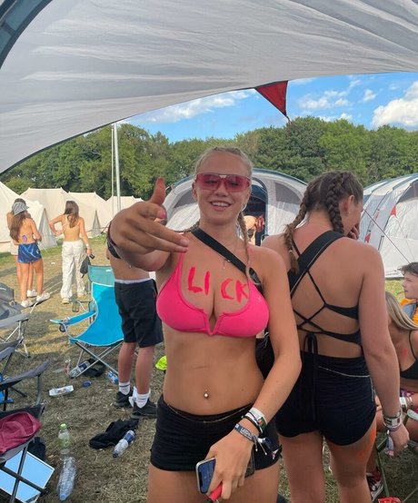 Naken lekkede OnlyFans-bilde av Gabriella Davies