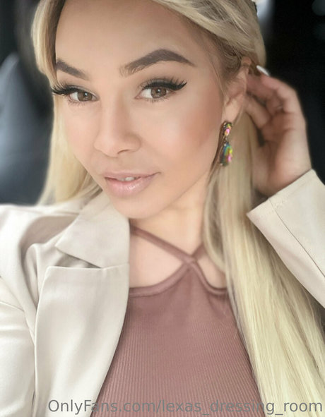 Nahá fotka uniklých OnlyFans od Lexasdressingroom