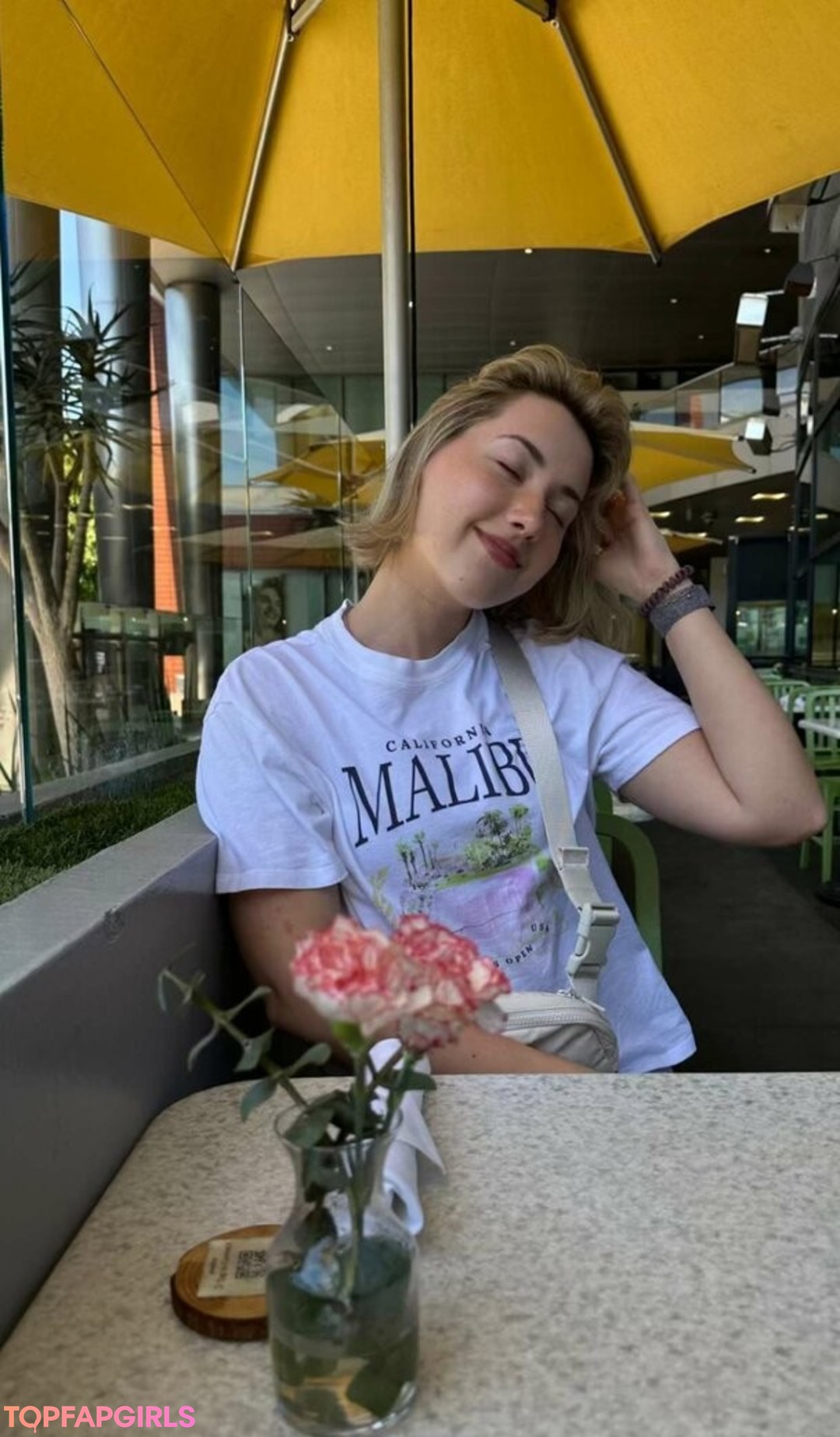 Nahá fotka uniklých OnlyFans od Pineapplebrat #1097