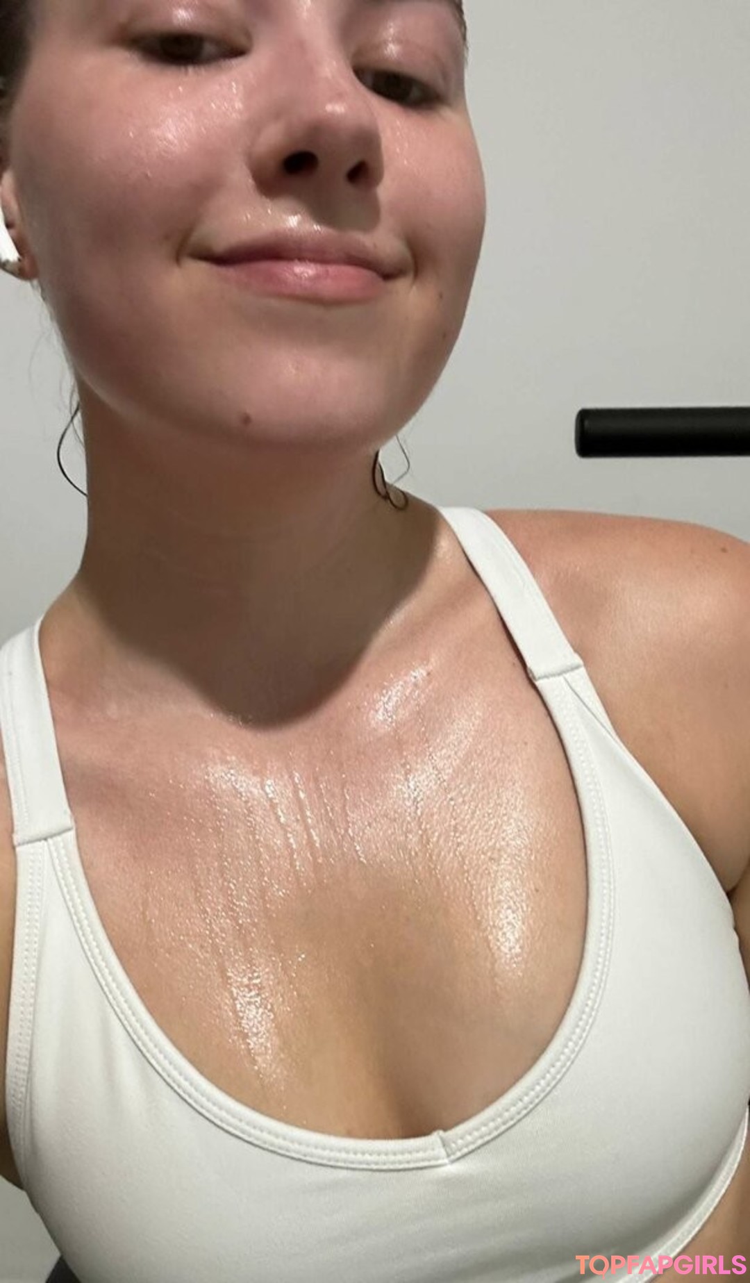 Nahá fotka uniklých OnlyFans od Pineapplebrat #1237