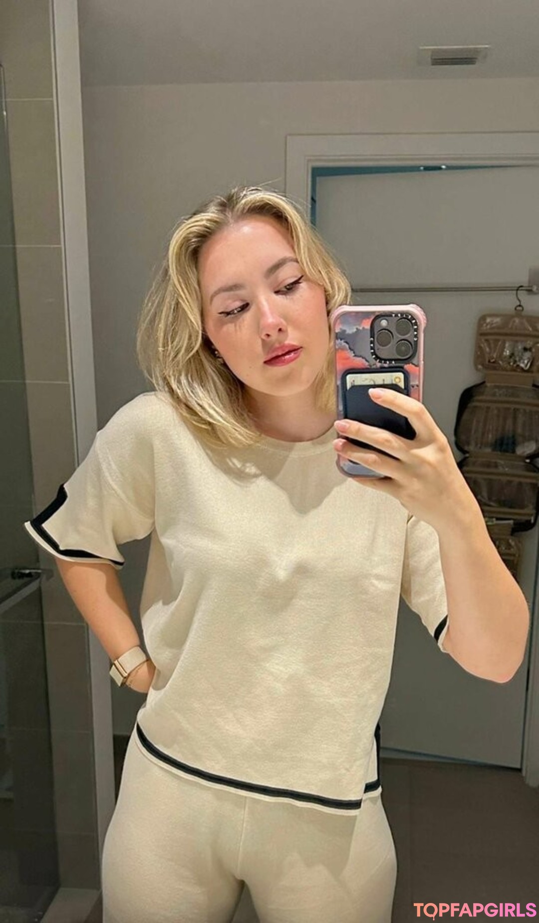 Nahá fotka uniklých OnlyFans od Pineapplebrat #1328